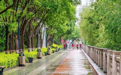 工業(yè)推拉門廠家提醒大家今日有雨記得外出帶傘